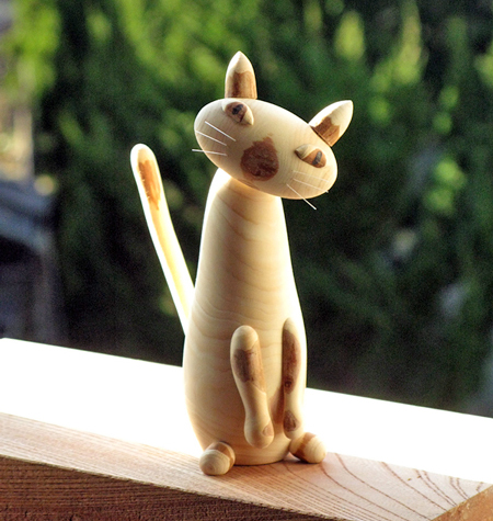 木工作家　高橋さんの造る木のかわいい動物たち